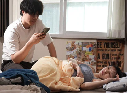 Kẻ biến thái ham nhìn người yêu ngoại tình